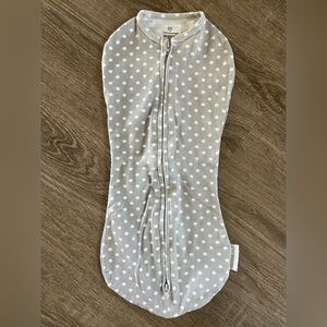 Swaddle Me Pod Newborn Grey Polka Dot